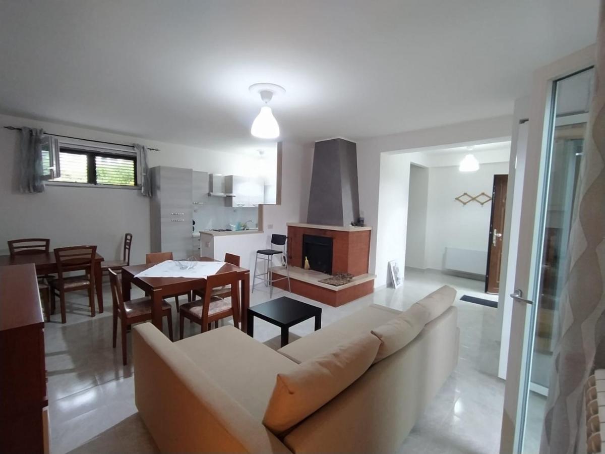 Casa Degli Ulivi Con Parcheggio Privato Apartman Muro Lucano Kültér fotó