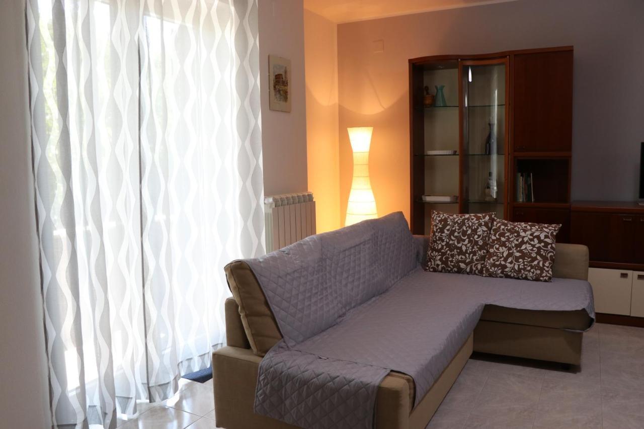 Casa Degli Ulivi Con Parcheggio Privato Apartman Muro Lucano Kültér fotó