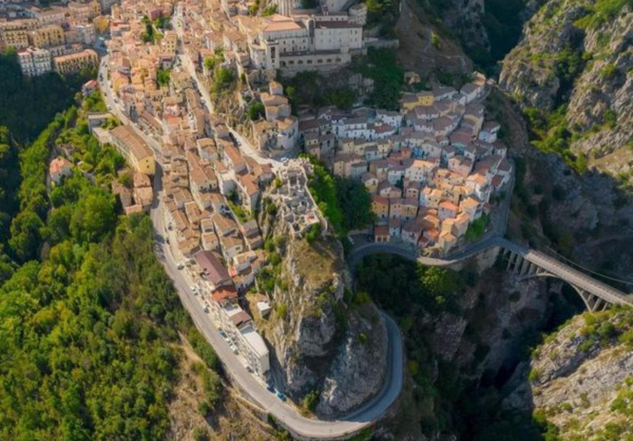 Casa Degli Ulivi Con Parcheggio Privato Apartman Muro Lucano Kültér fotó