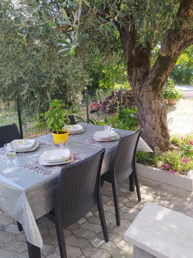 Casa Degli Ulivi Con Parcheggio Privato Apartman Muro Lucano Kültér fotó